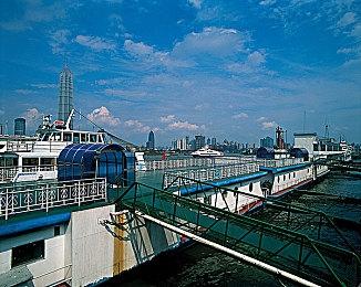 恐龙题材FPS新作《子与骨》9＆4登陆PS5＆PC